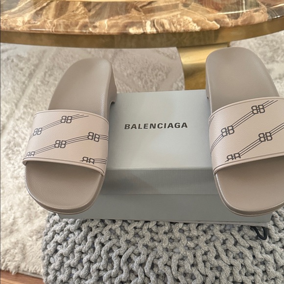 Balenciaga Taupe Slide Sandals. NWB. Sz40 - Picture 1 of 13